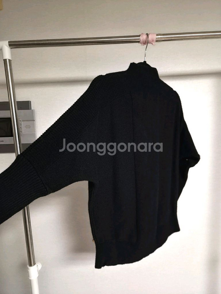 프리) 가오리핏 블랙 니트 스웨터--2