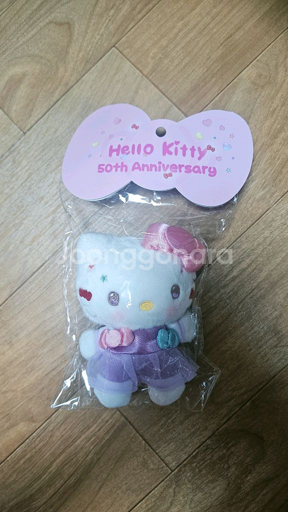 산리오 헬로키티 50주년 키체인키링 1개 새것--0