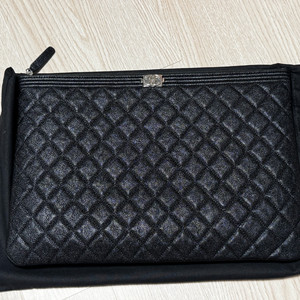 샤넬 보이 클러치 라지