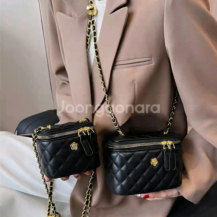 <무배>블랙 퀼팅 체인 사각 토드백 미니크로스백 대/소--0