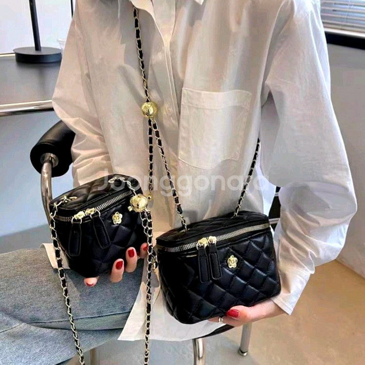 <무배>블랙 퀼팅 체인 사각 토드백 미니크로스백 대/소--4