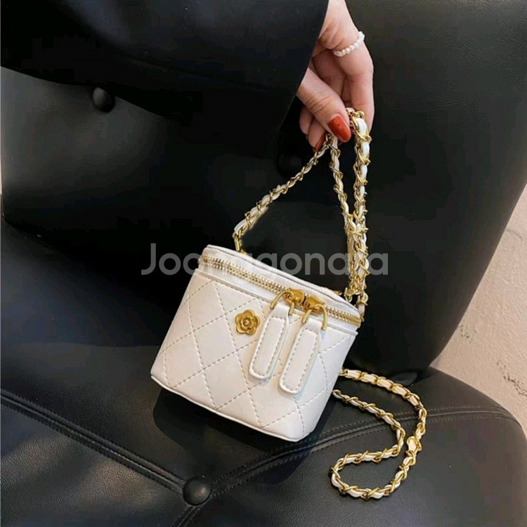 <무배>화이트 퀼팅 체인사각 토드백 미니크로스백 대/소--3