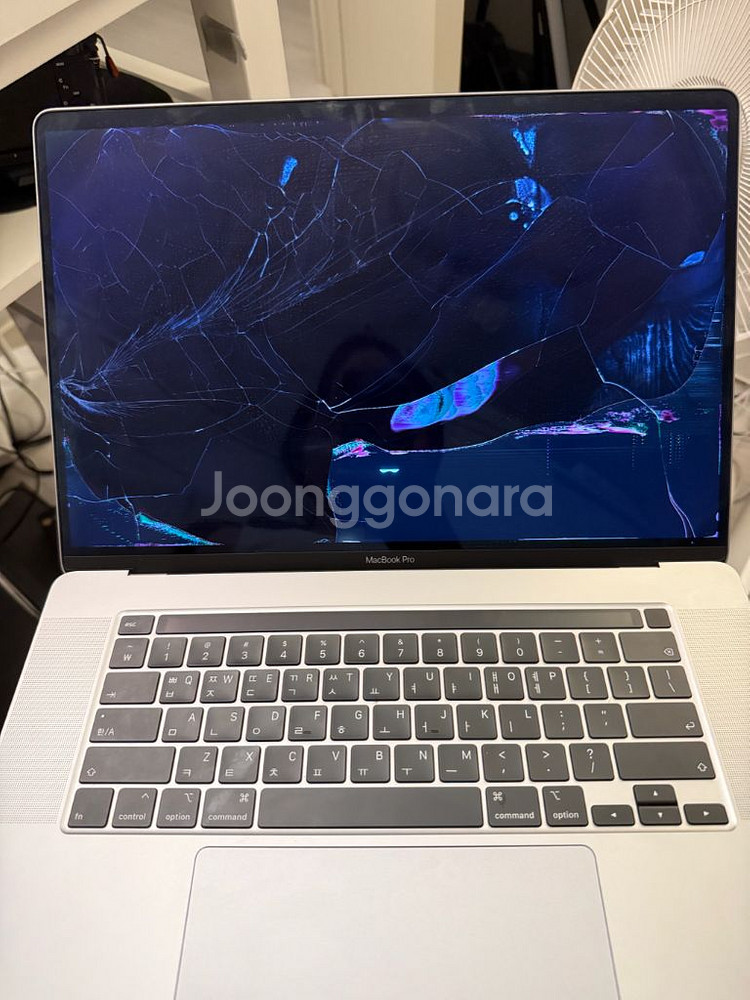 2019 맥북프로 16인치 i9 (액정 파손)--0