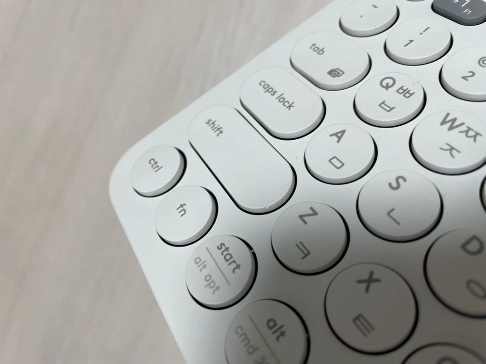 로지텍 k380 키보드 - 화이트 이미지