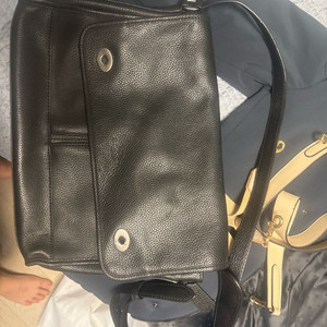 코치 가죽 크로스백