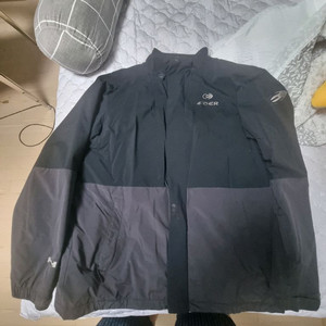 남성 아이더 바람막이(2XL)