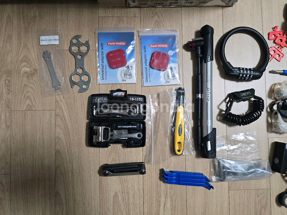 자전거용품, 수리키트, 정비용품 일괄 판매합니다.--1