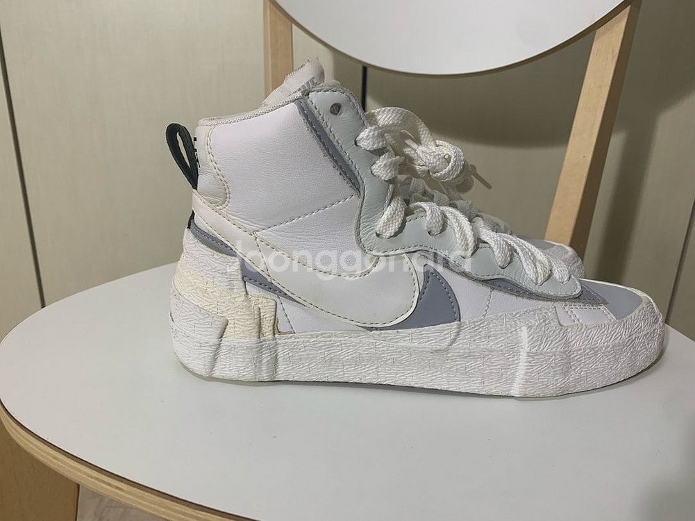 나이키 사카이 블레이저 미드 화이트 그레이(240)--1