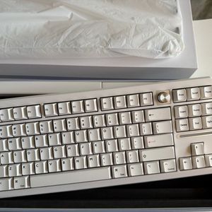 타이폰 S87 화이트 (스위치 보강판 키캡 교체)