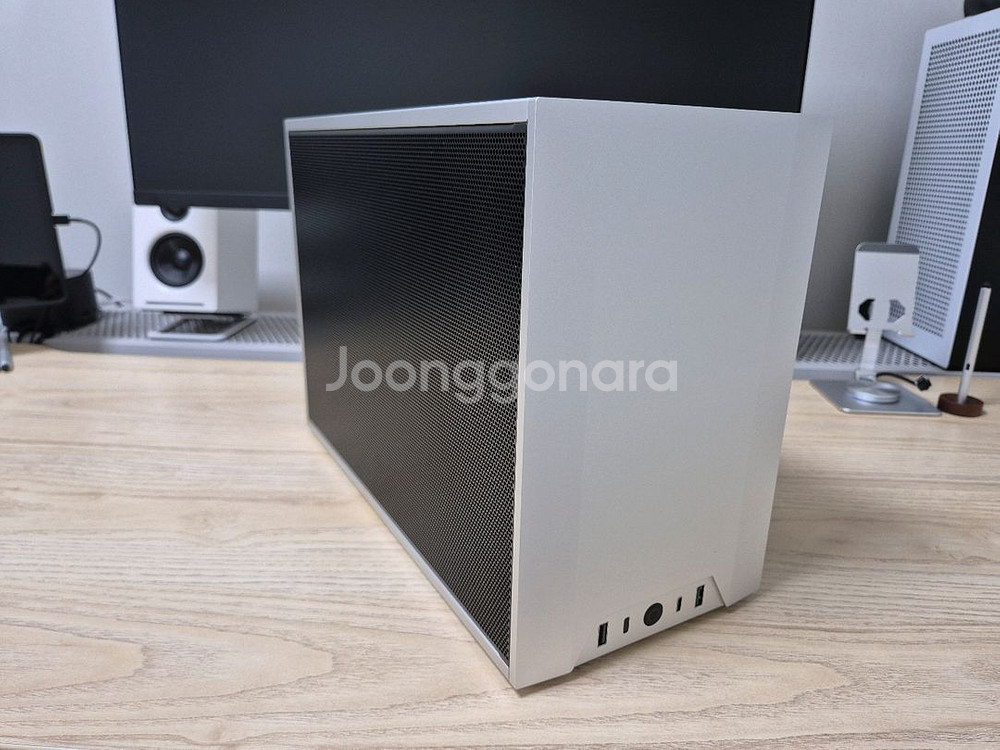 NCASE M2 ( SFF 조립PC )--1