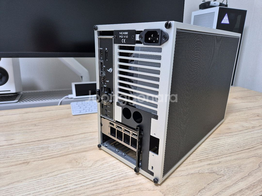 NCASE M2 ( SFF 조립PC )--2