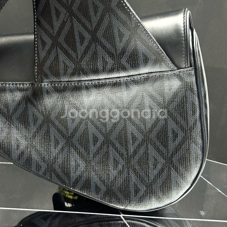 [새상품급]디올 CD 다이아몬드 새들백 블랙 크로스백--6