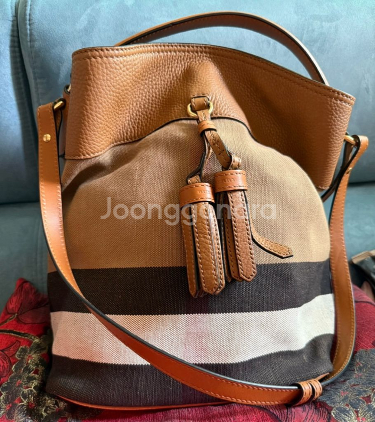 버버리 전지현 호보백 브라운--0