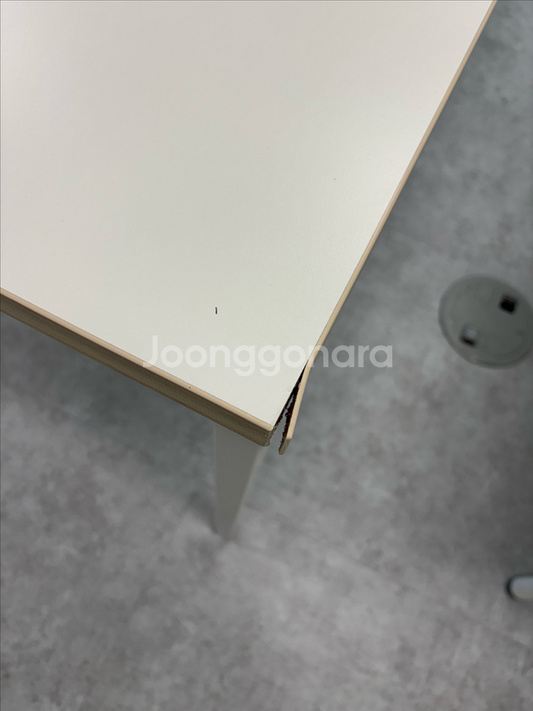데스커 베이직 책상 1600x800 화이트--2