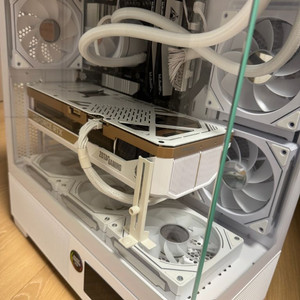 9800X3D, RTX 5080 컴퓨터 팝니다