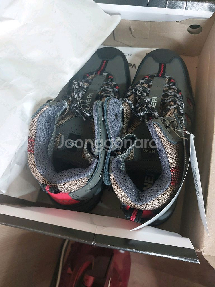 네파 안전화 6인치 새상품--1