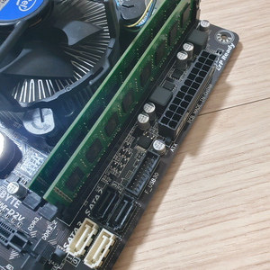 판매완료)메인보드 + 16GB +cpu 몽땅 H81
