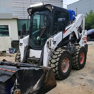 청소솔. 자동클램프. 조이스틱형 밥캣 S650 스키로더