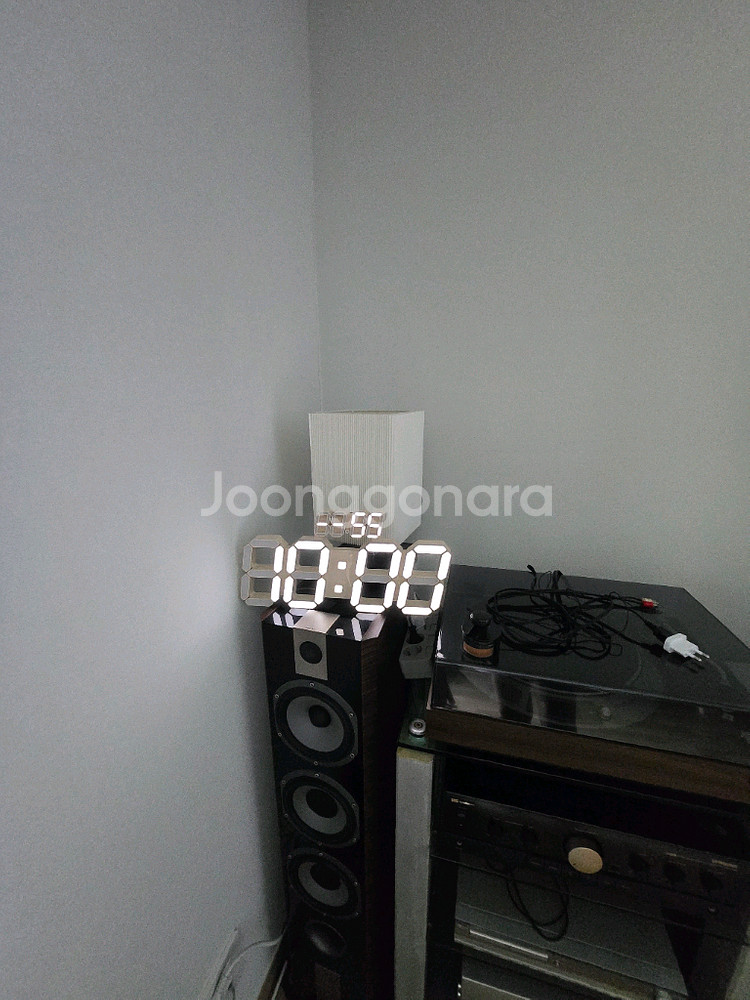 LED데이즈 벽걸이 디지털 시계 무소음 시계 날짜 온도--4