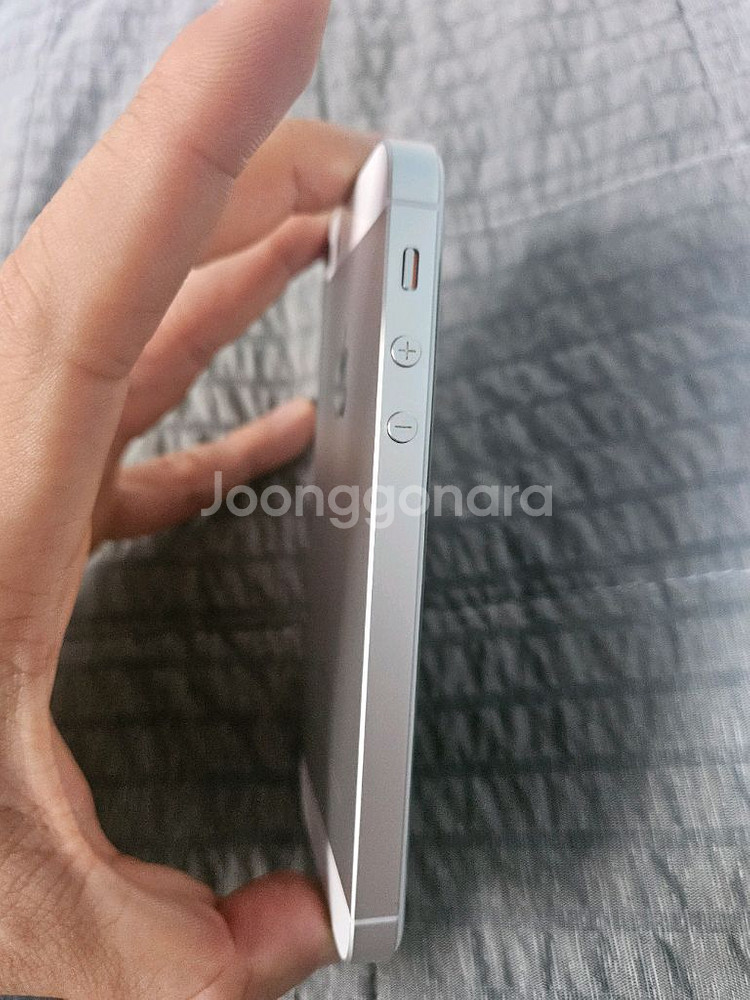 S급 순정 아이폰se1 실버 128g 배터리100--3