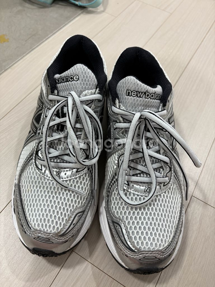 뉴발란스860v2 245--1