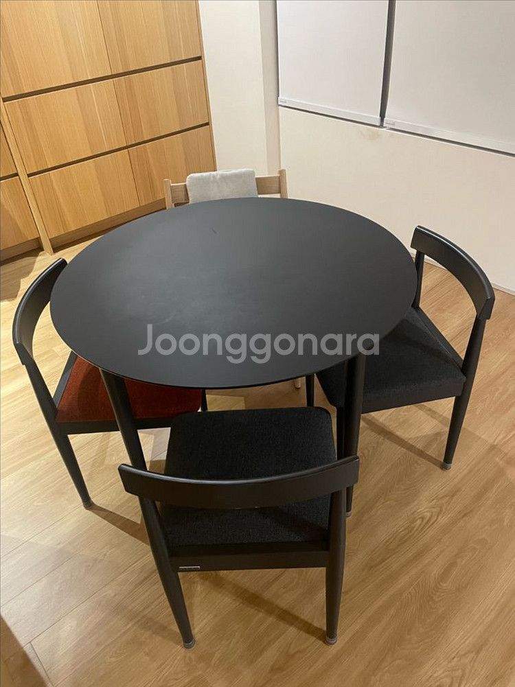 비아인키노 테이블 팝니다.--0