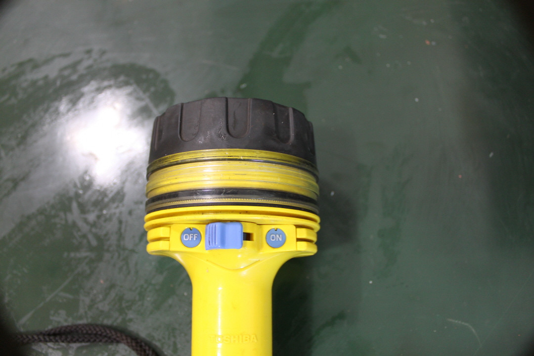 도시바 방수 랜턴 K-138 수중라이트 이미지