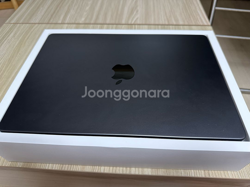 맥북프로 m3pro칩 14인치 18gb 1Tb--7