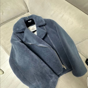 이브살로몬 무스탕