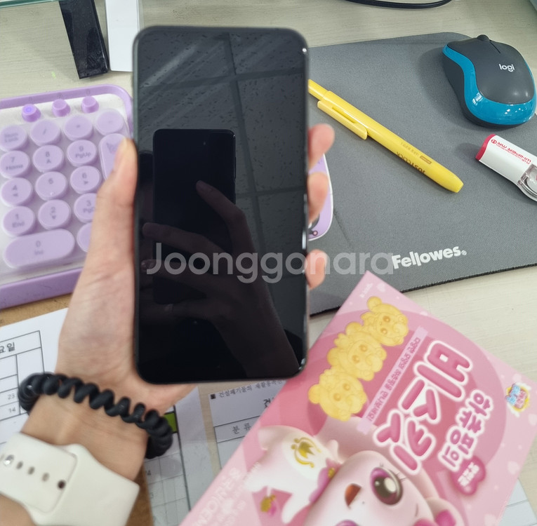 아이폰11프로맥스 256GB 판매합니다.--0