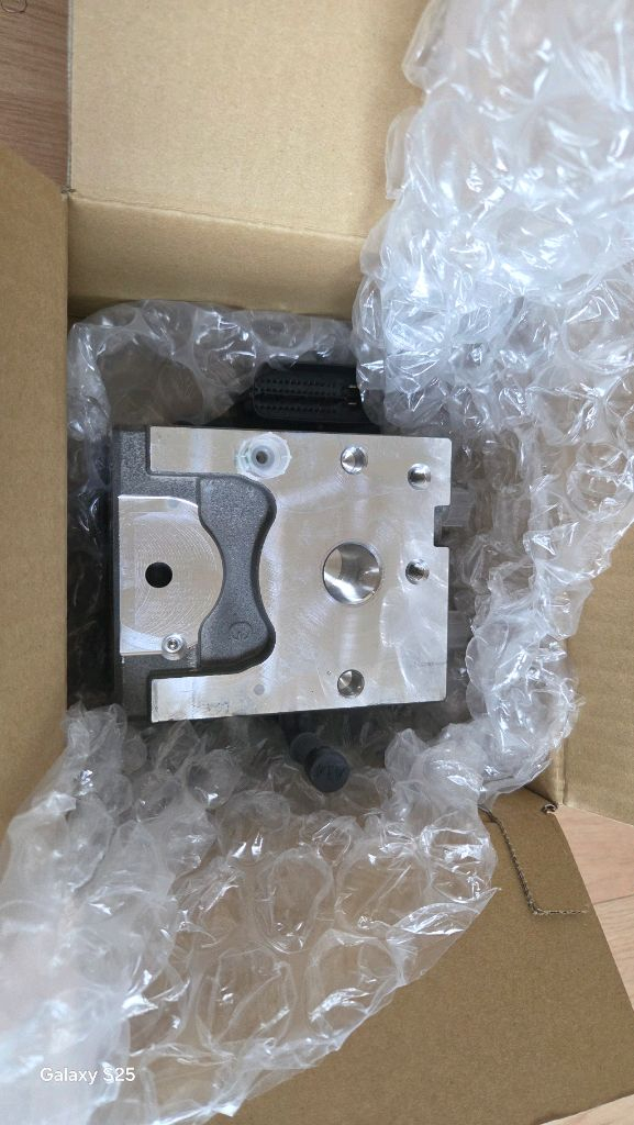 렉서스 RX450h ABS 모듈 이미지