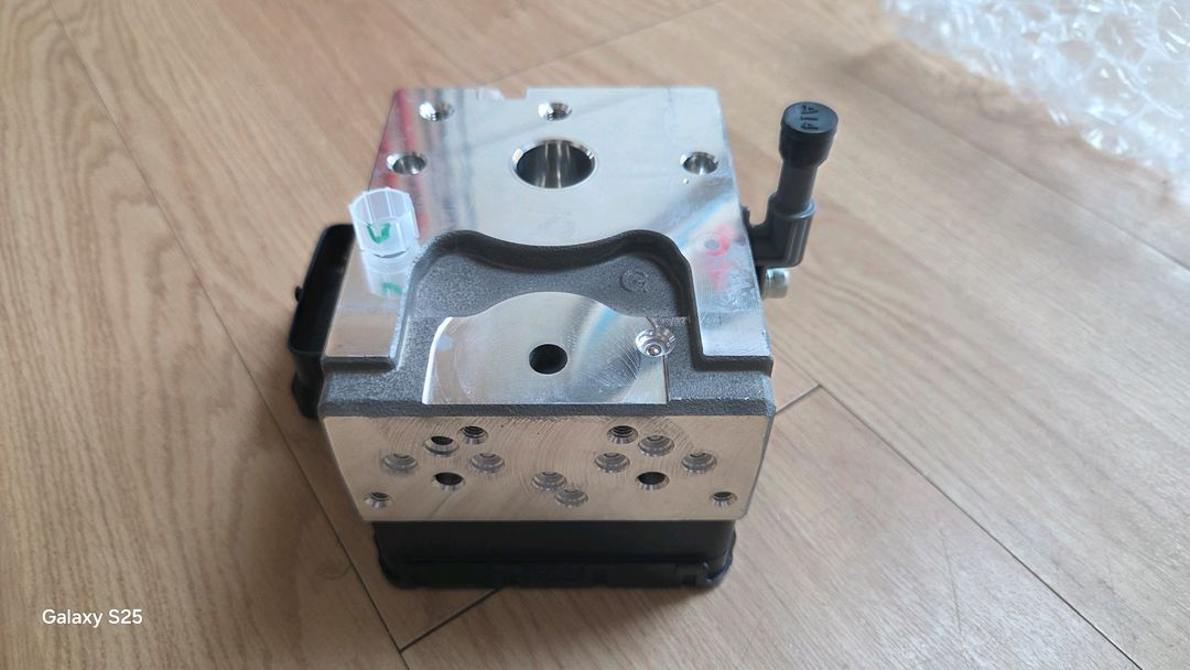 렉서스 RX450h ABS 모듈 이미지