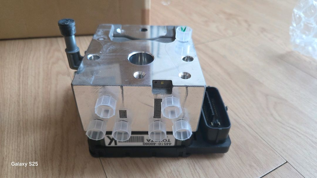 렉서스 RX450h ABS 모듈 이미지