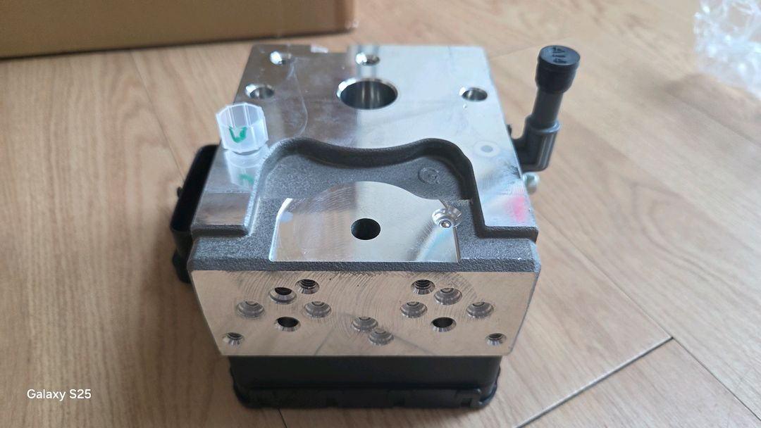 렉서스 RX450h ABS 모듈 이미지