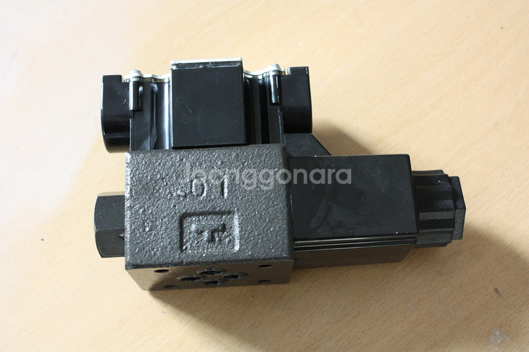 유압솔레노이드밸브 DSG-01-2b3b-A220-51T--1