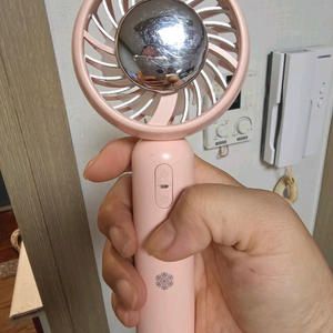 냉각기능 있음 사용감 있으나 작동 잘됩니다