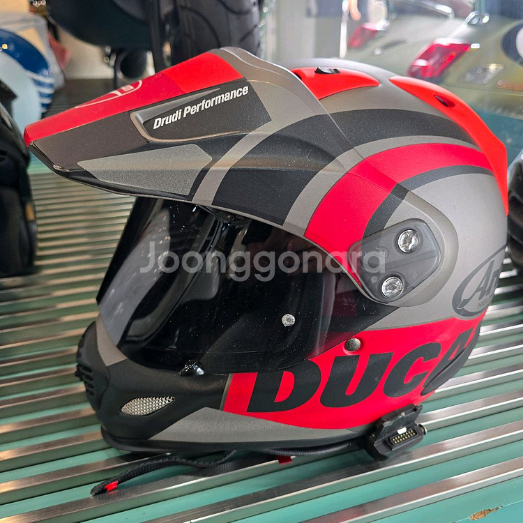 두카티 아라이 헬멧 판매합니다--3