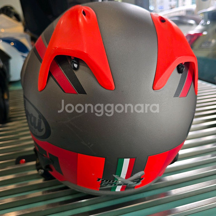 두카티 아라이 헬멧 판매합니다--4