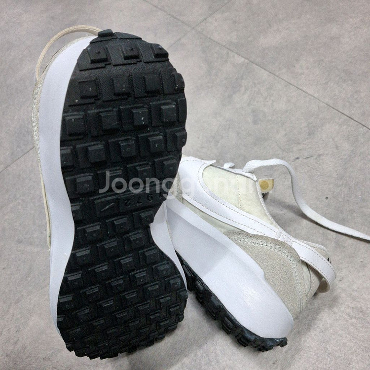 나이키 와플 데뷰 스니커즈 235--3