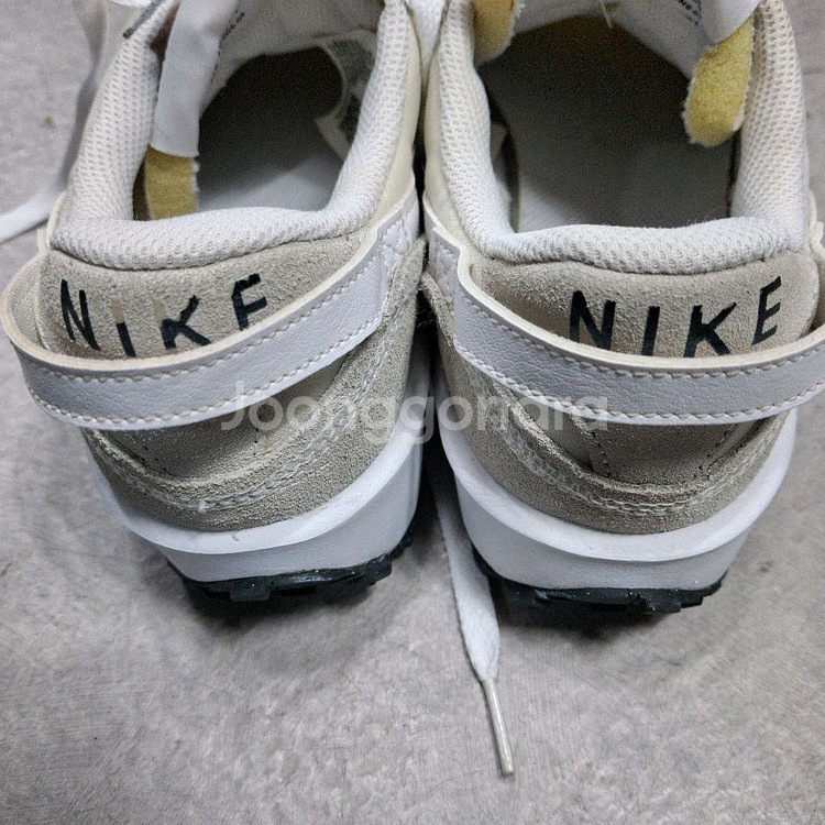 나이키 와플 데뷰 스니커즈 235--6