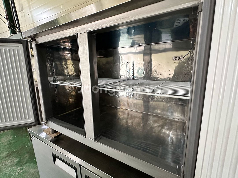 유니크 1500 업소용 테이블 냉장고--1