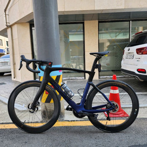 피나렐로 도그마f 575사이즈 로드바이크 팝니다