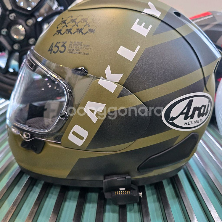 아라이 오클리 한정판 판매합니다--3