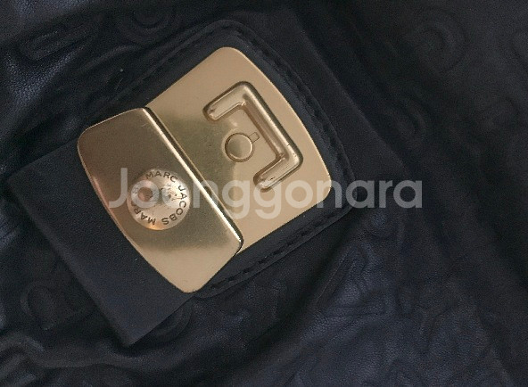 marc jacobs embossed bag--2
