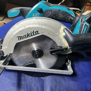마끼다 18v 충전원형톱 DSS611 팝니다