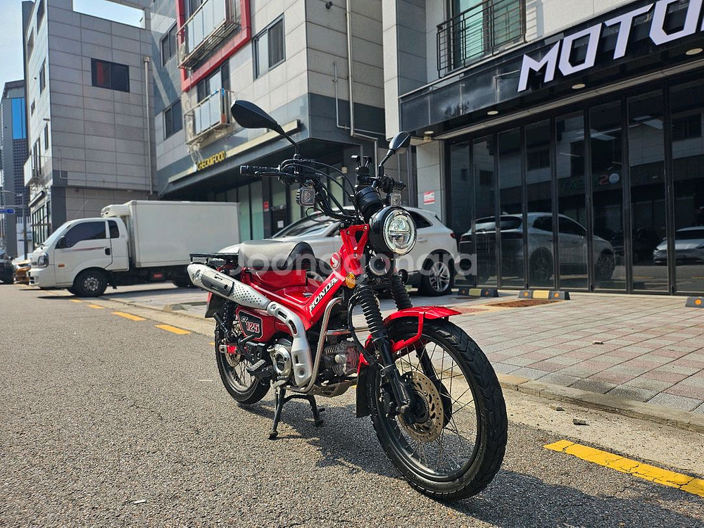 혼다 헌터커브125 24년 1.6만km 레드색상차량--2