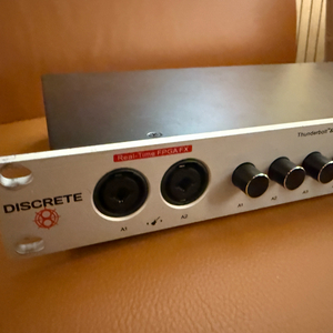 Antelope Discrete8 오인페