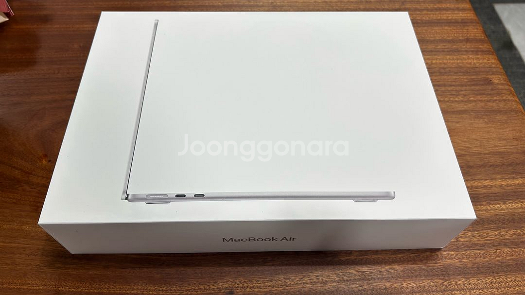 미개봉 맥북에어 13 M4 실버 16GB/256GB--0
