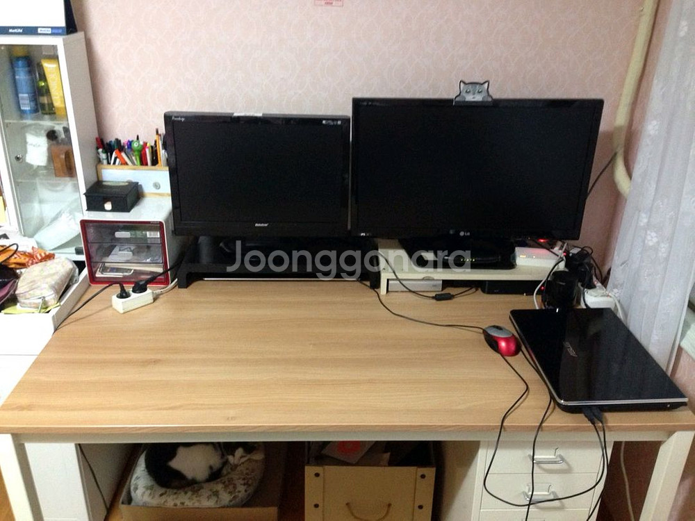 두닷 콰트로 책상 1408 팝니다.--0