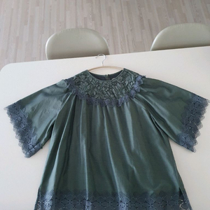 르베이지 실크블라우스